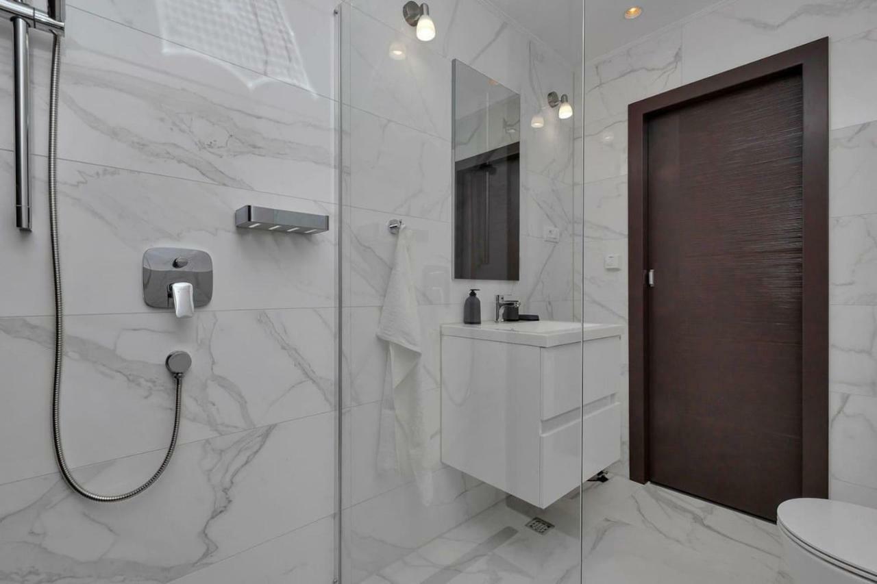 Holiday Home E Bast ภายนอก รูปภาพ