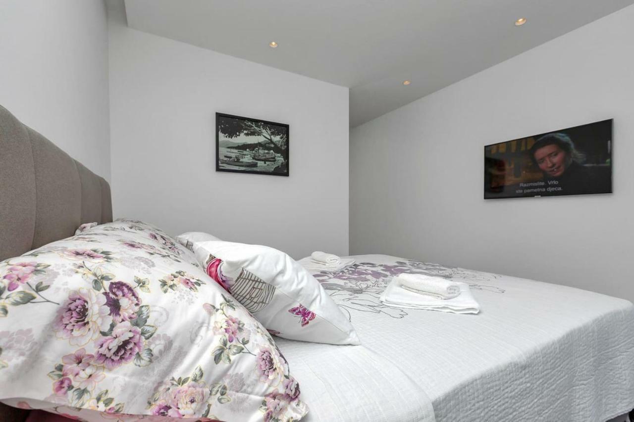 Holiday Home E Bast ภายนอก รูปภาพ