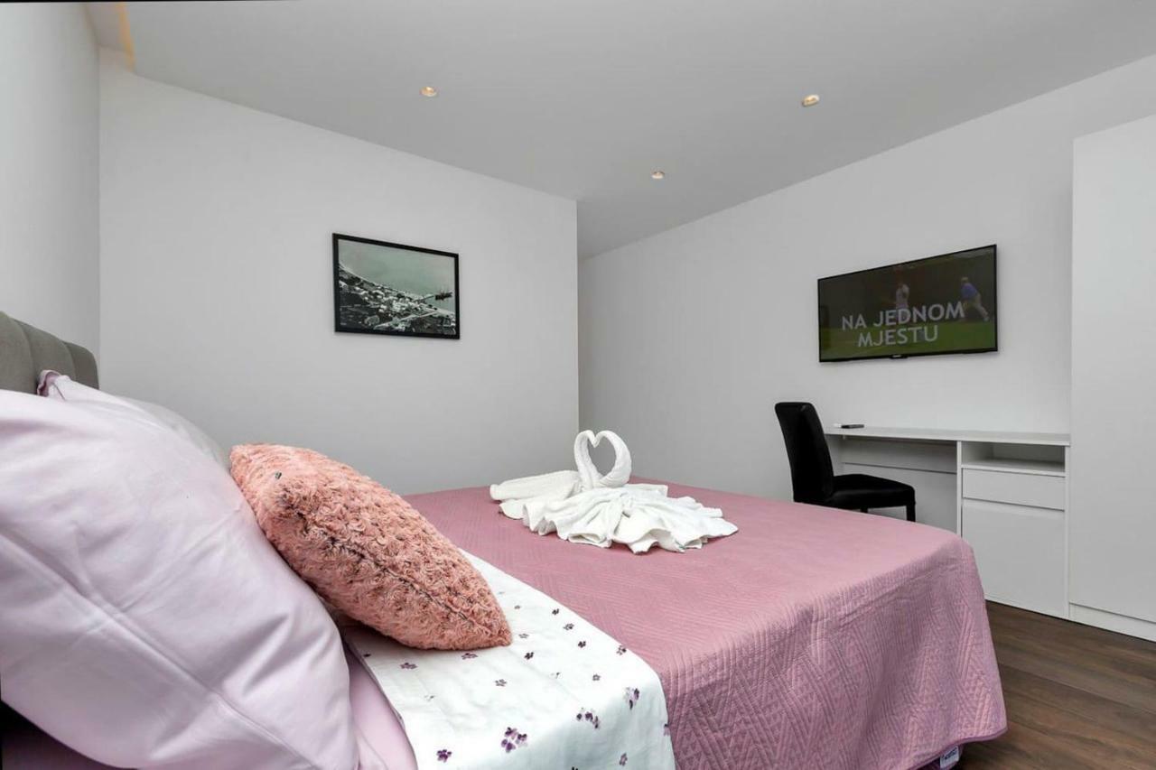 Holiday Home E Bast ภายนอก รูปภาพ